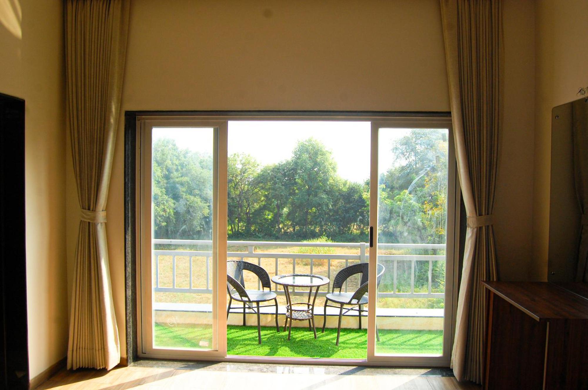 Krishna Riverside Resort Vasad Екстер'єр фото