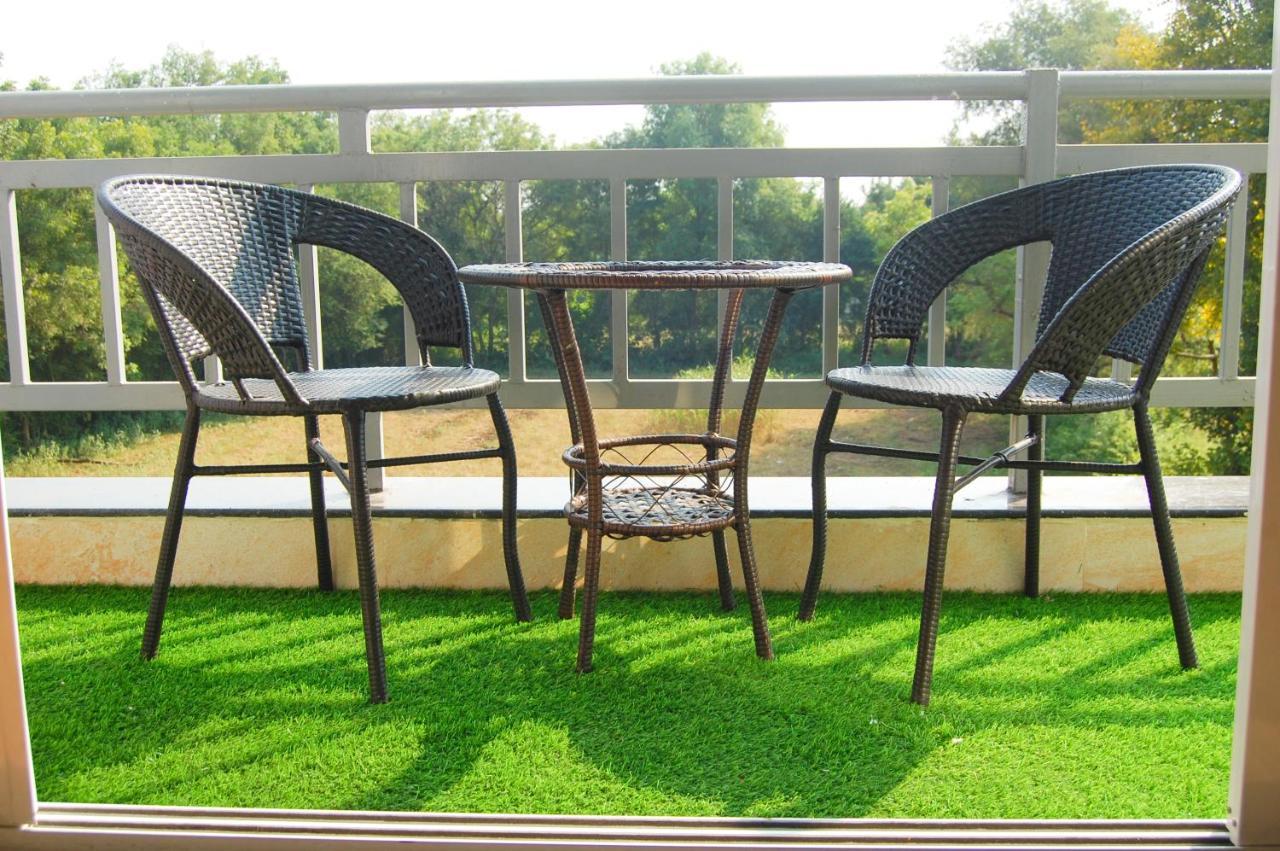 Krishna Riverside Resort Vasad Екстер'єр фото