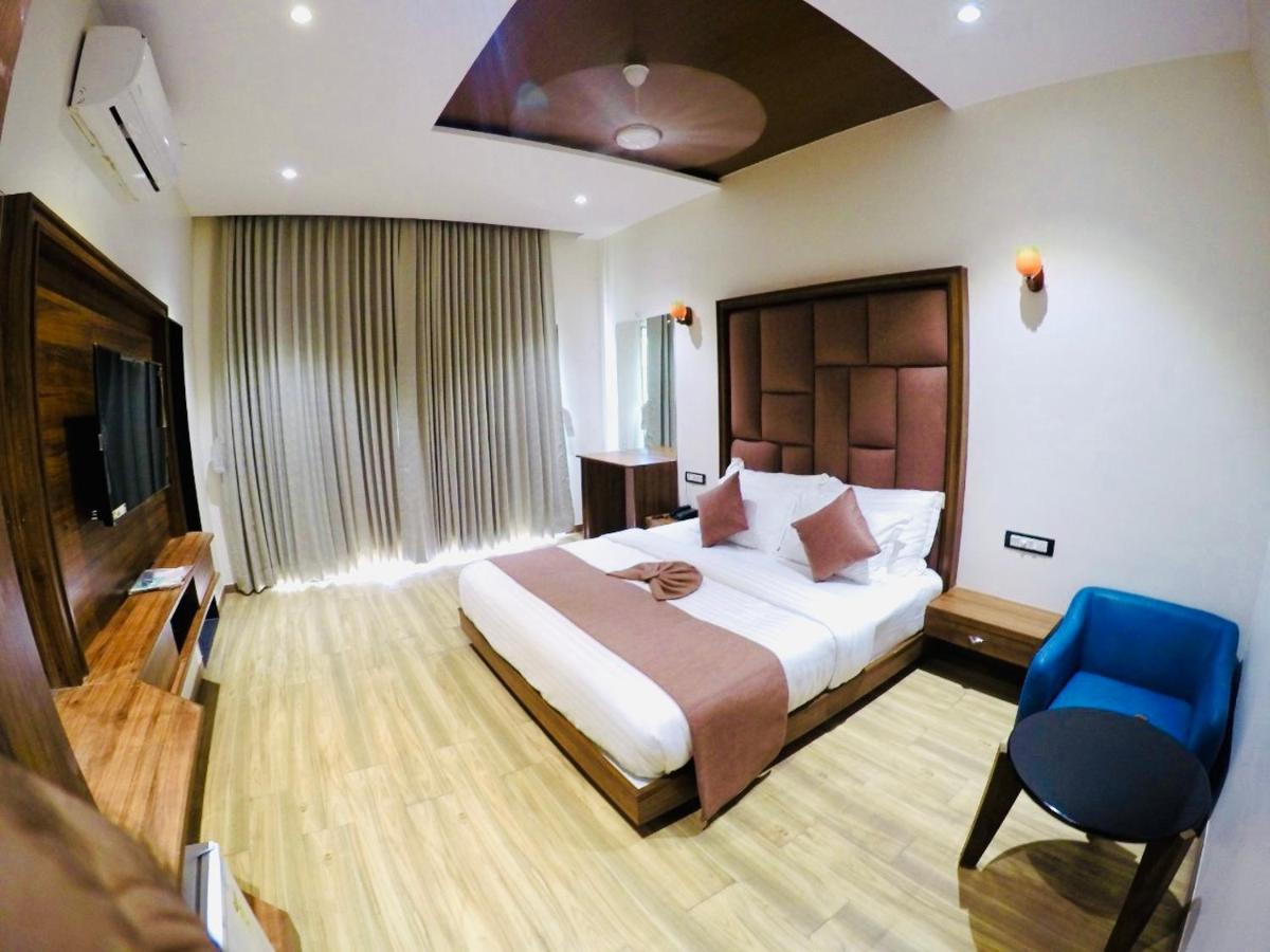 Krishna Riverside Resort Vasad Екстер'єр фото