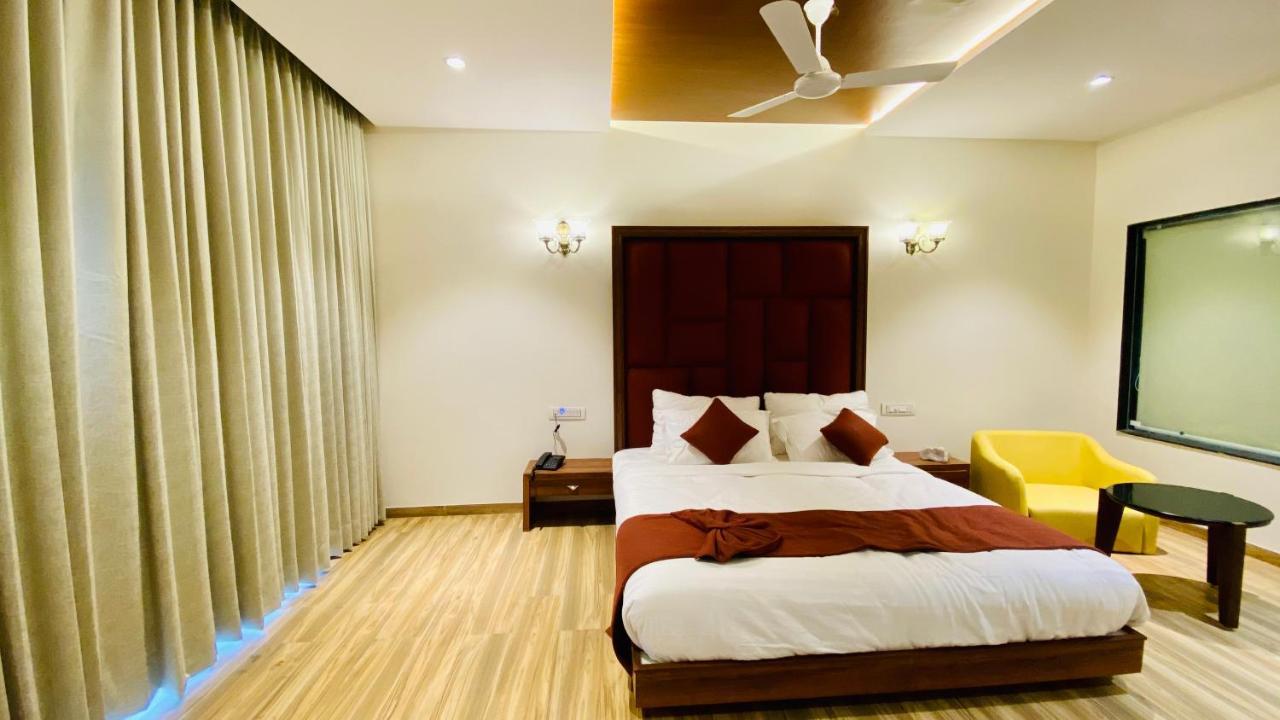 Krishna Riverside Resort Vasad Екстер'єр фото