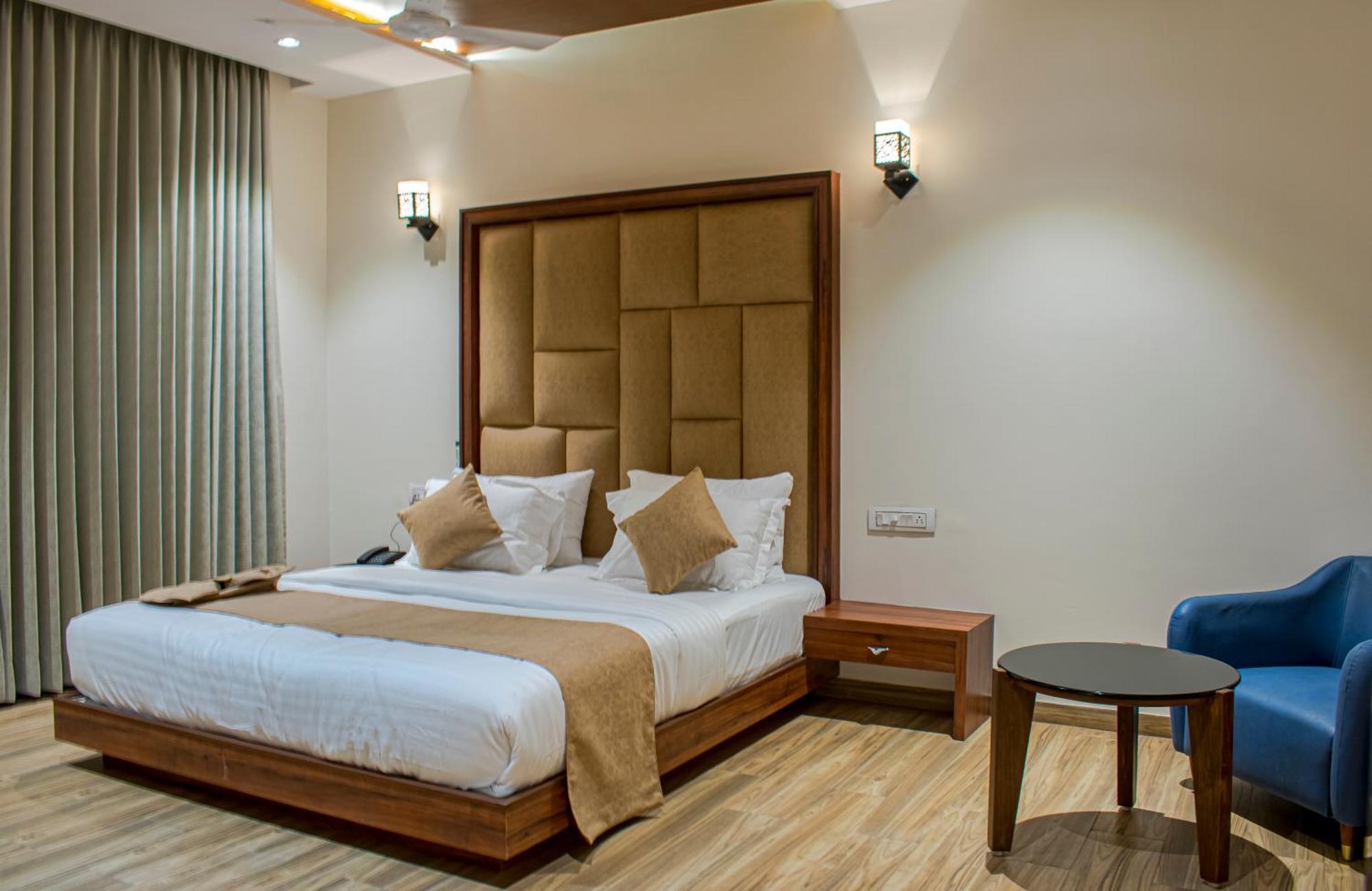 Krishna Riverside Resort Vasad Екстер'єр фото