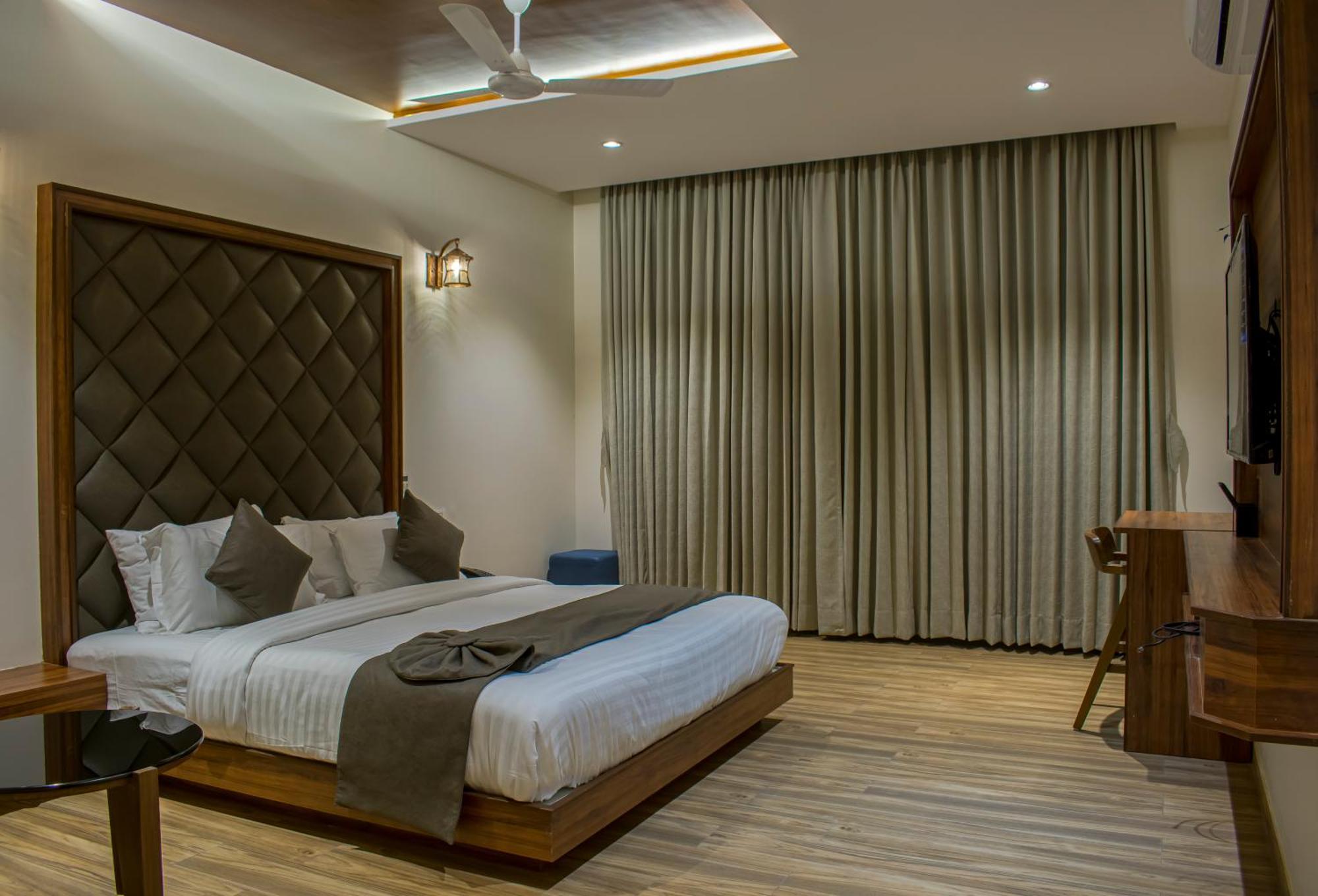 Krishna Riverside Resort Vasad Екстер'єр фото