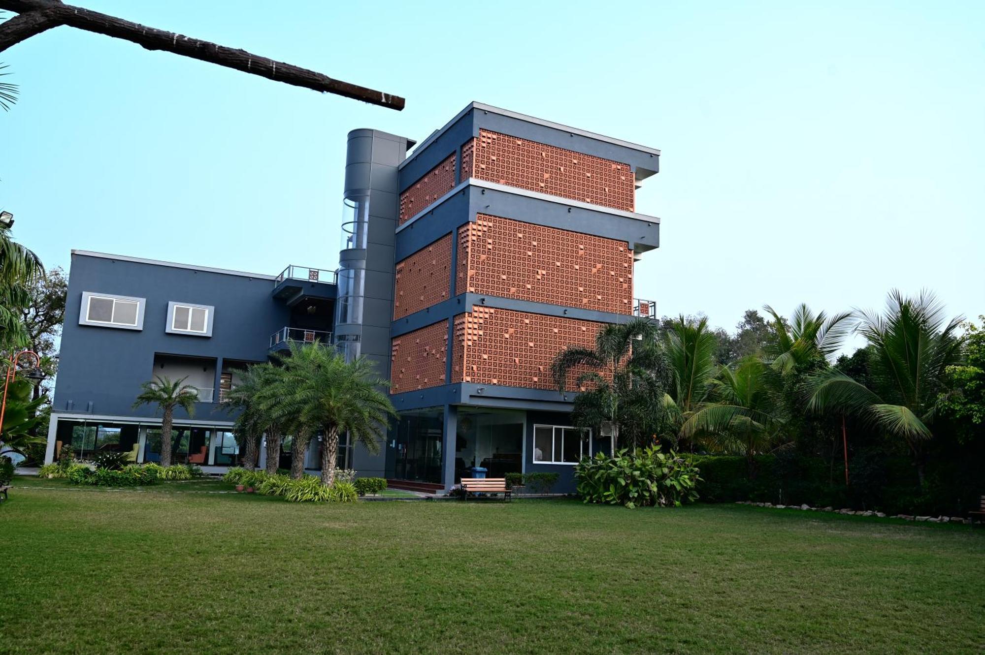Krishna Riverside Resort Vasad Екстер'єр фото