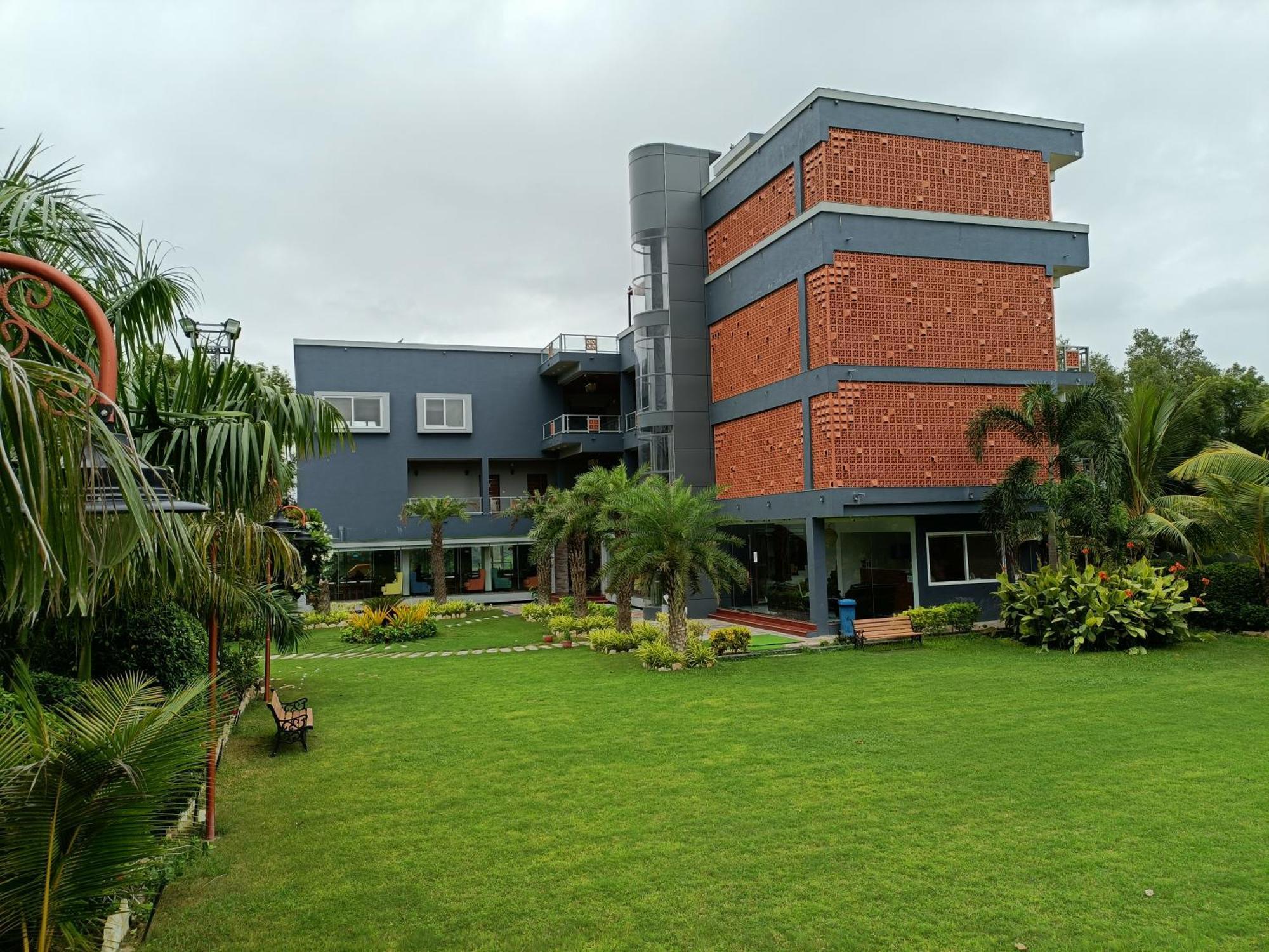 Krishna Riverside Resort Vasad Екстер'єр фото
