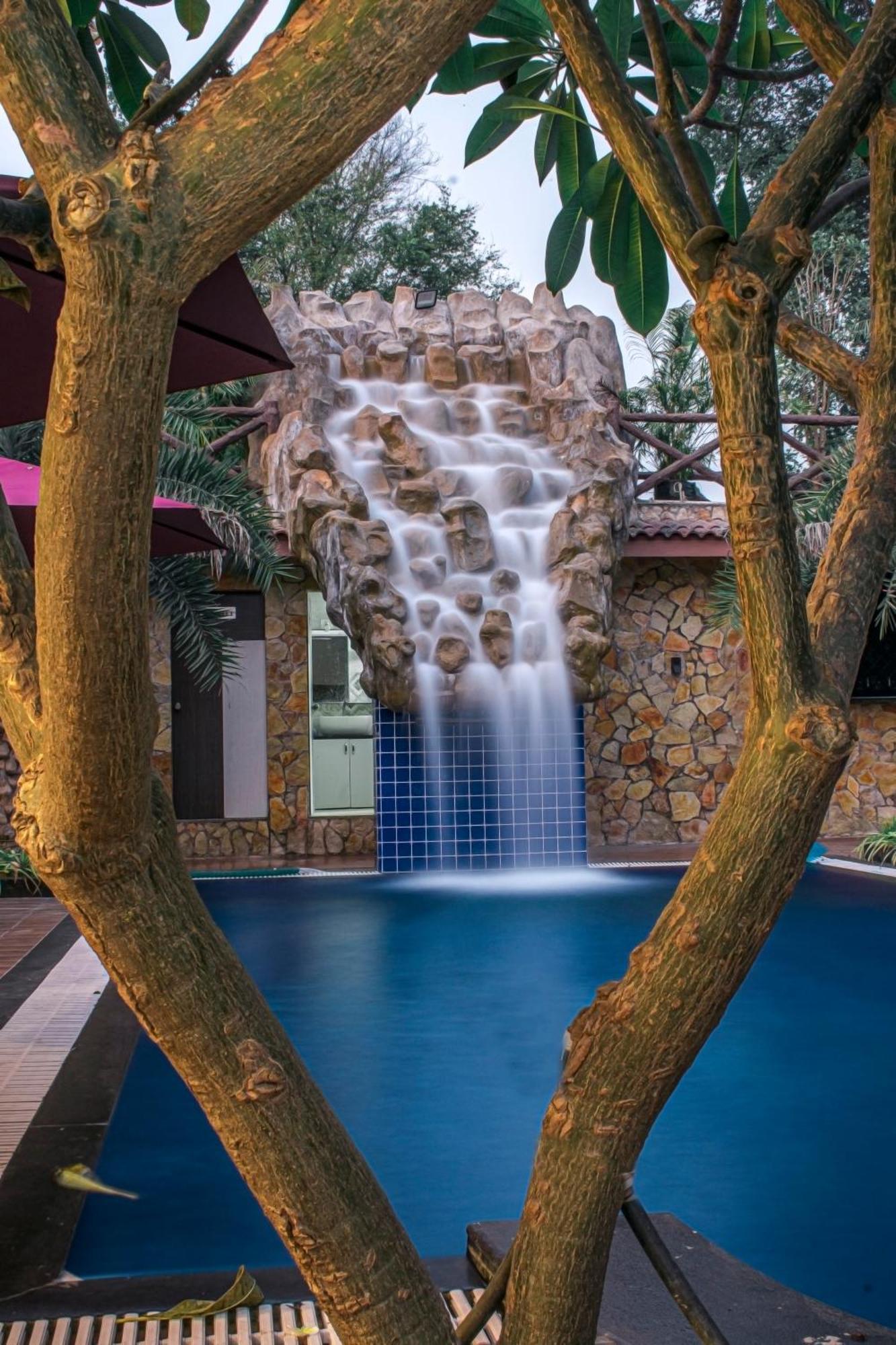 Krishna Riverside Resort Vasad Екстер'єр фото