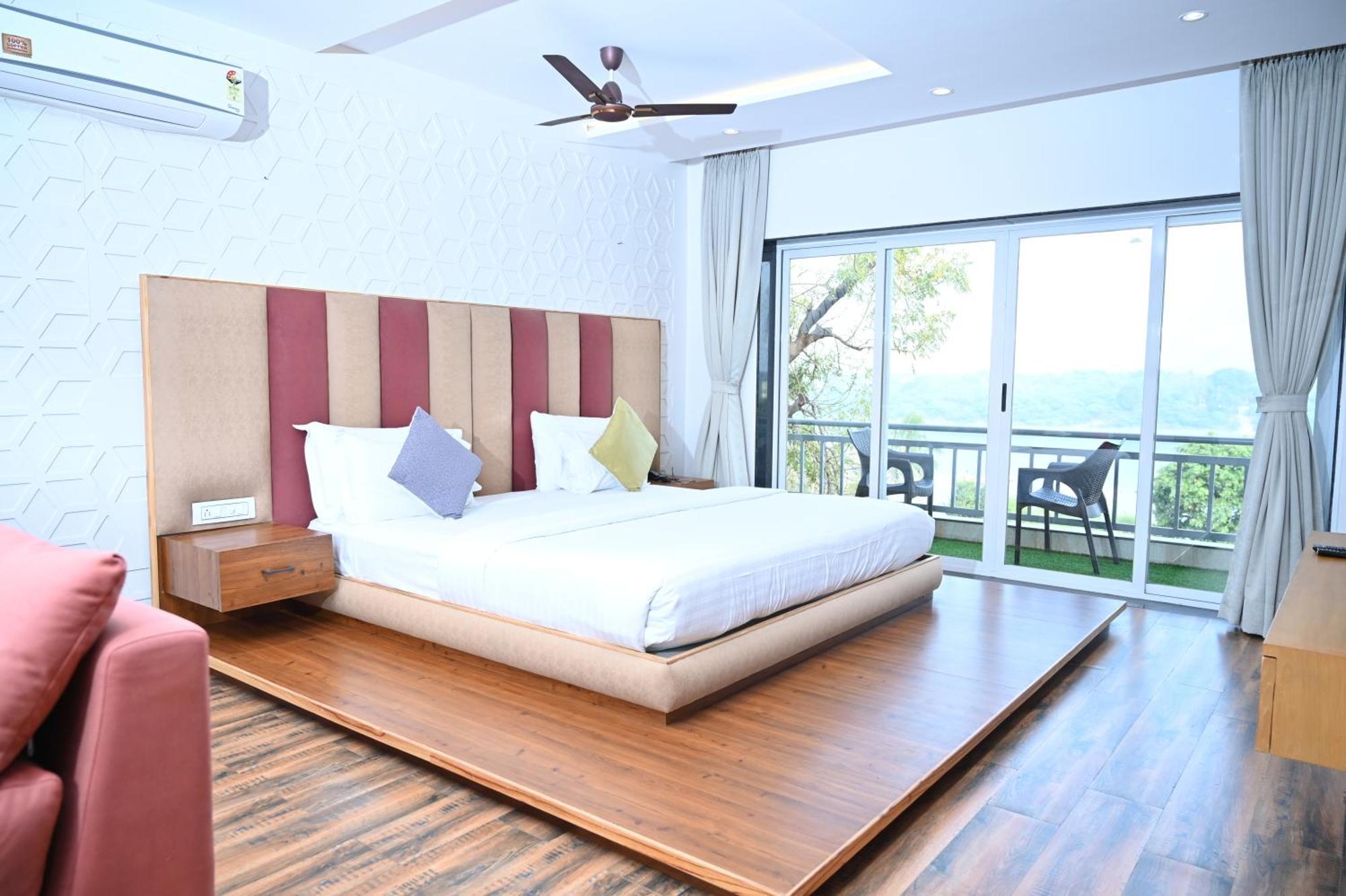 Krishna Riverside Resort Vasad Екстер'єр фото