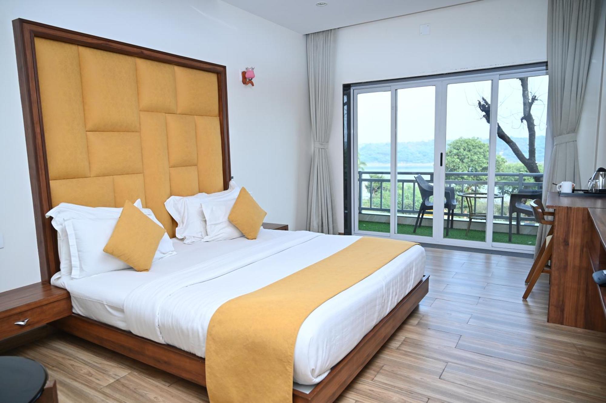 Krishna Riverside Resort Vasad Екстер'єр фото