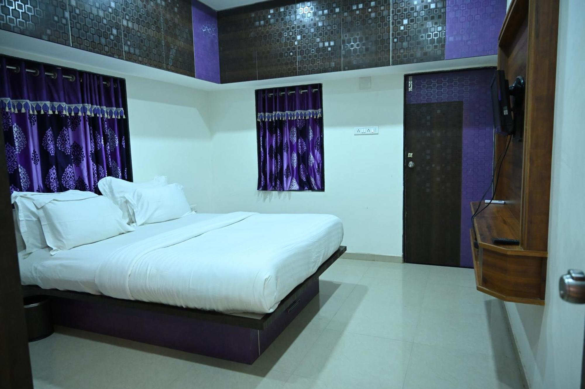 Krishna Riverside Resort Vasad Екстер'єр фото